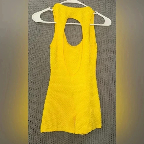 Zara Cut Out Textured Yellow Jumpsuit Playsuit Romper Ruched Size Small - Picture 3 of 5